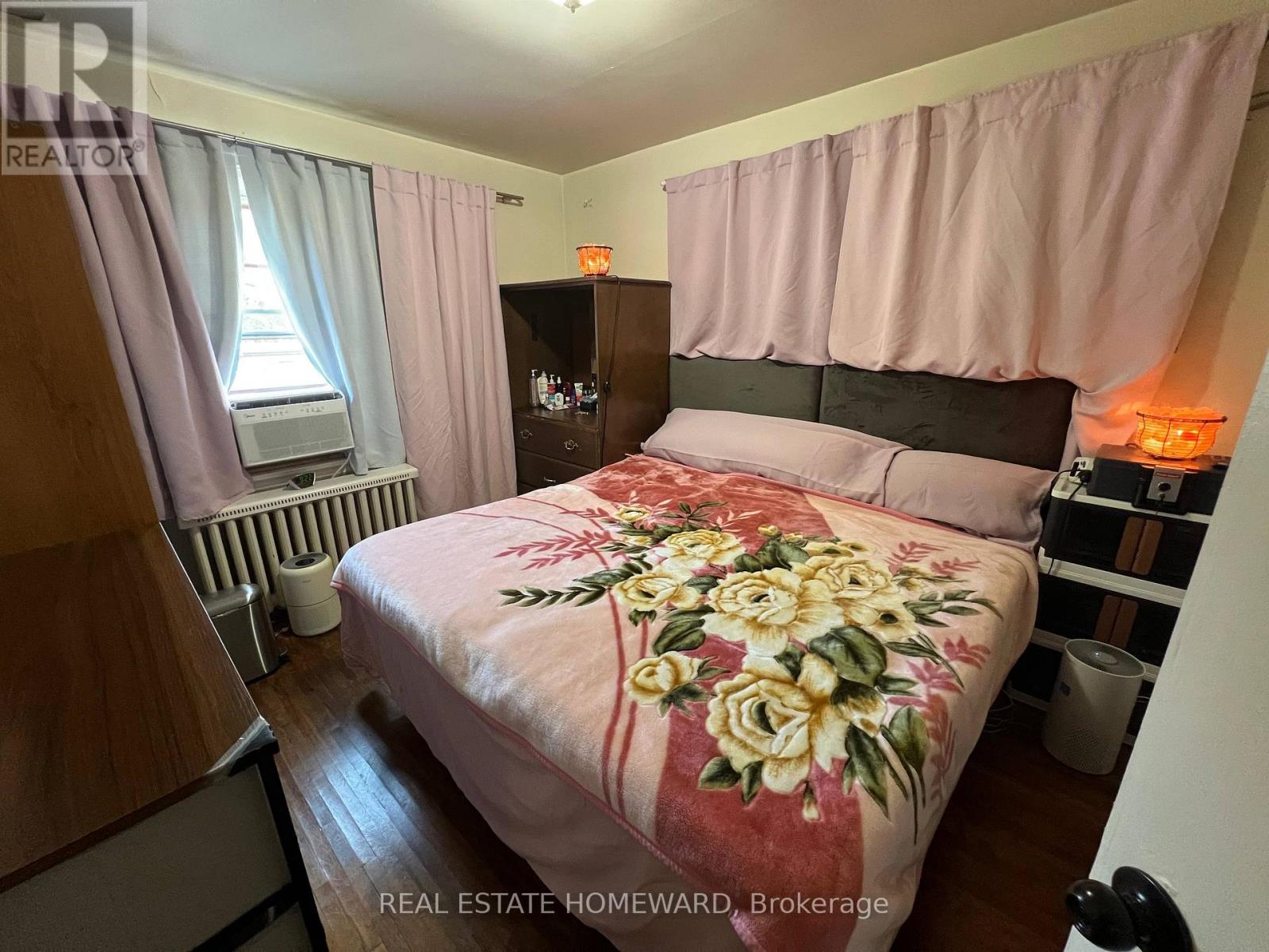 Main - 124 Glencrest Boulevard, Toronto, Ontario M4B 1L8 - Photo 9 - E13655330
