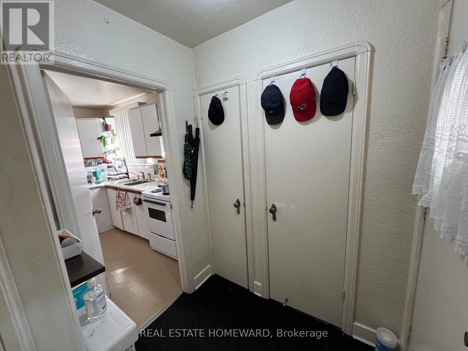 Main - 124 Glencrest Boulevard, Toronto, Ontario M4B 1L8 - Photo 2 - E13655330