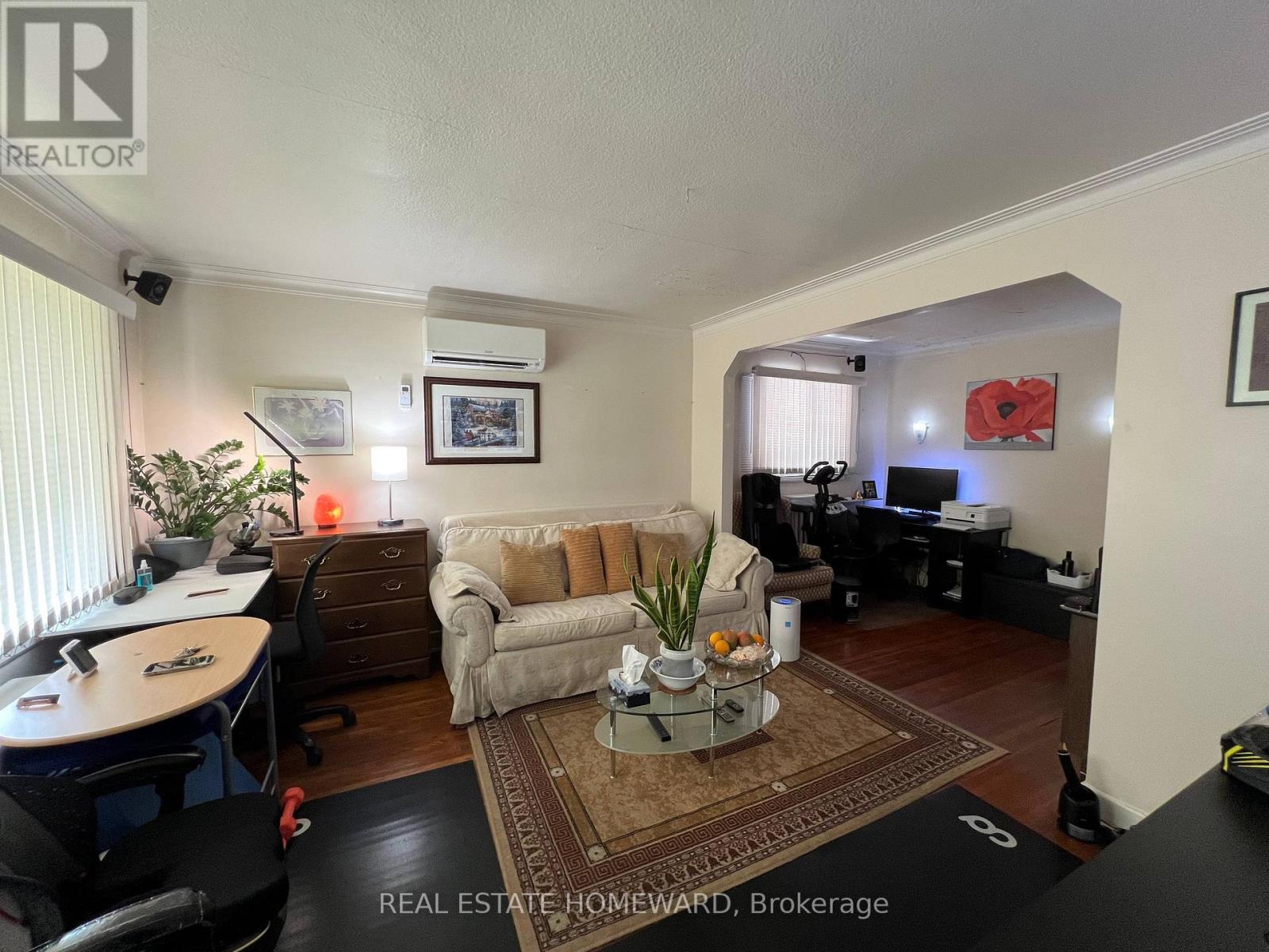 Main - 124 Glencrest Boulevard, Toronto, Ontario M4B 1L8 - Photo 5 - E13655330
