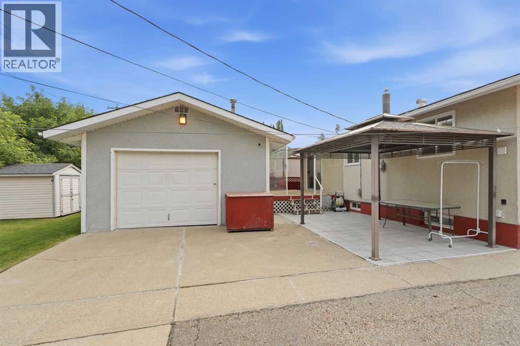 23 Fairway Avenue, Red Deer, Alberta  T4N 4Y8 - Photo 33 - A2329994