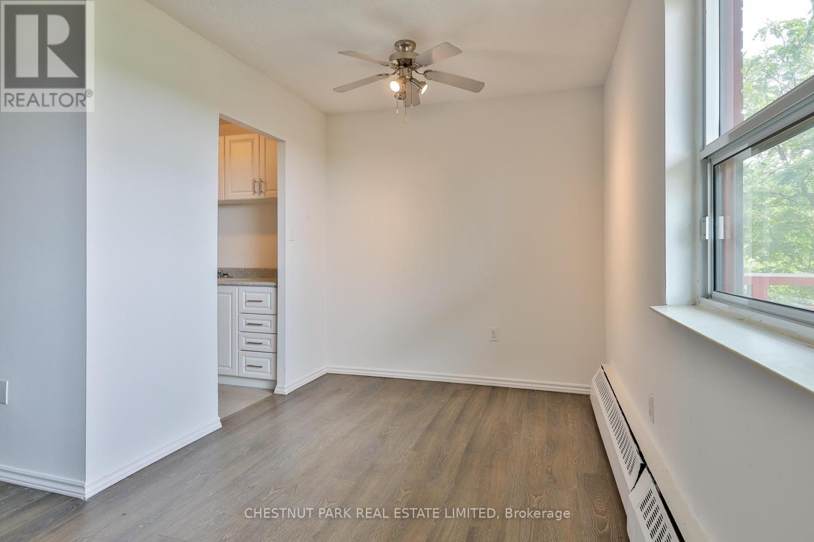 512 - 900 Glen Street, Oshawa, Ontario  L1J 5Z4 - Photo 10 - E13655782