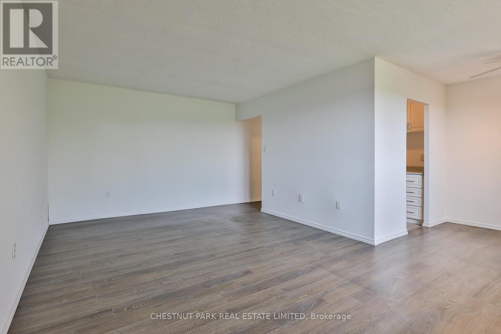 512 - 900 Glen Street, Oshawa, Ontario  L1J 5Z4 - Photo 11 - E13655782