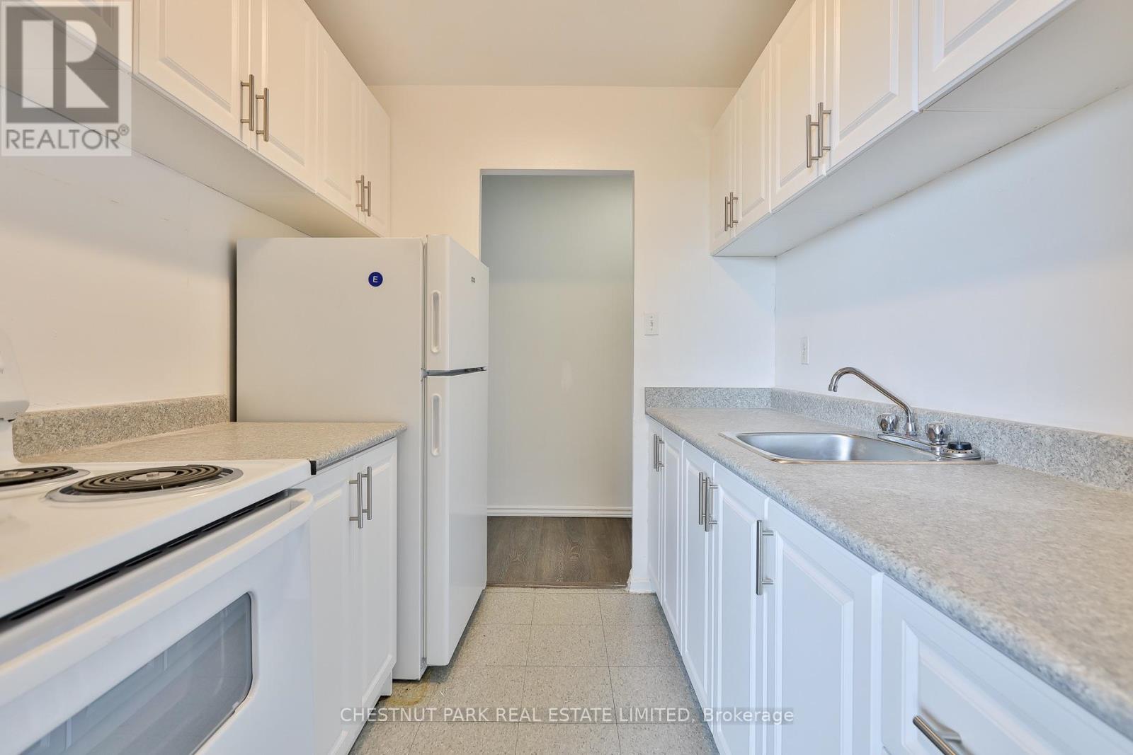 512 - 900 Glen Street, Oshawa, Ontario  L1J 5Z4 - Photo 5 - E13655782