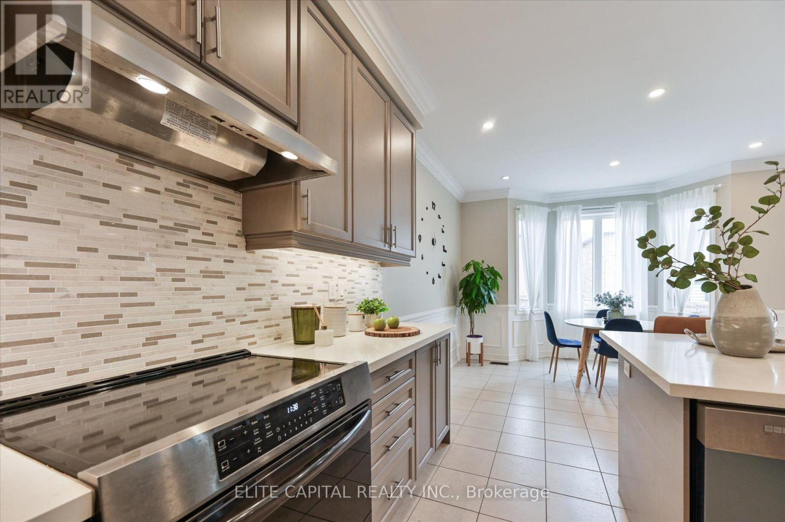 1208 Atkins Drive, Newmarket, Ontario  L3X 0E1 - Photo 16 - N13655770