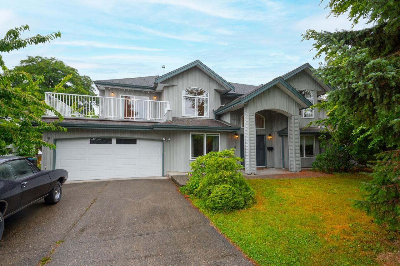Upper 8546 164 Street, Surrey, British Columbia  V4N 1E5 - Photo 1 - R3154016
