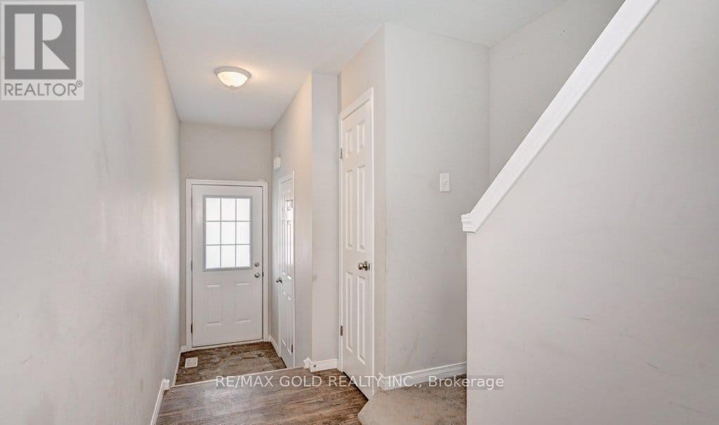 35 - 50 PINNACLE DRIVE, Kitchener, Ontario