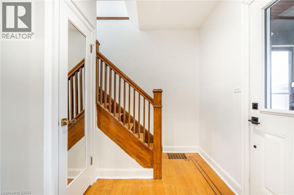 40 Delaware Avenue Unit# Upper, Hamilton, Ontario  L8M 1T4 - Photo 4 - 40853829