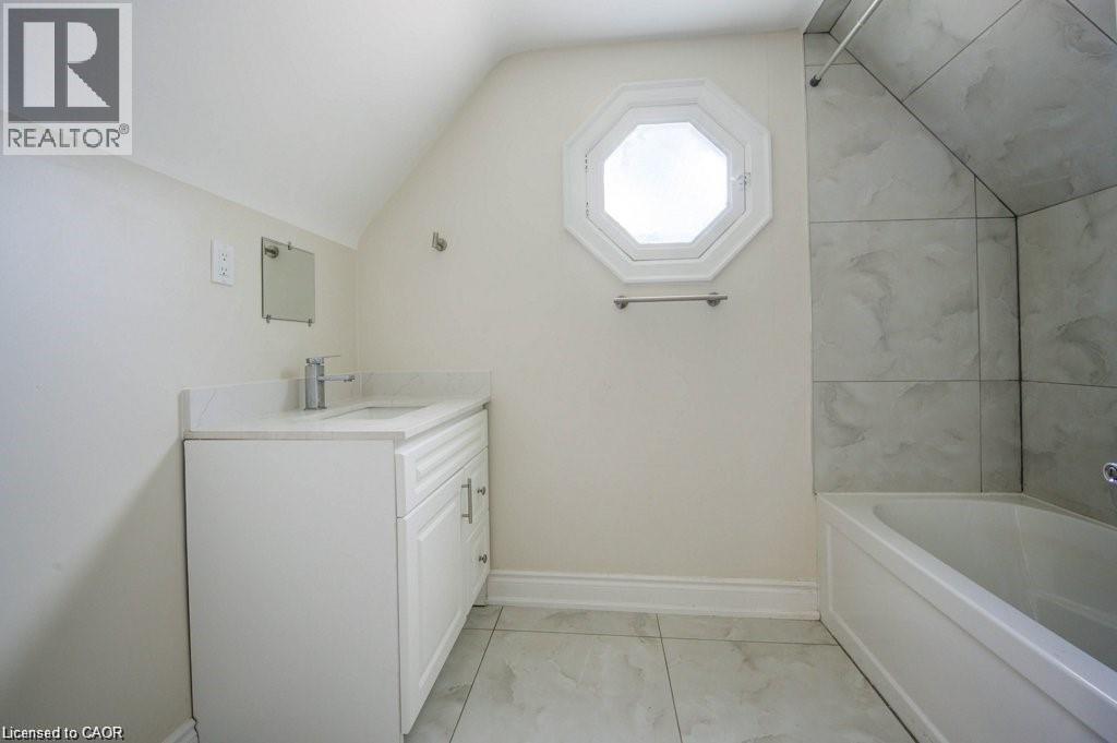 33 Sixth Avenue Unit# Upper, Kitchener, Ontario  N2C 1P9 - Photo 10 - 40851730
