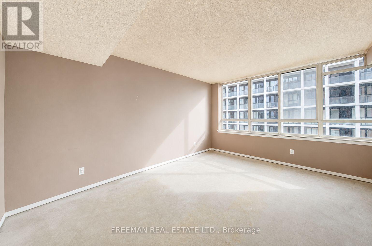 2405 - 633 Bay Street, Toronto, Ontario  M5G 2G4 - Photo 10 - C13612998