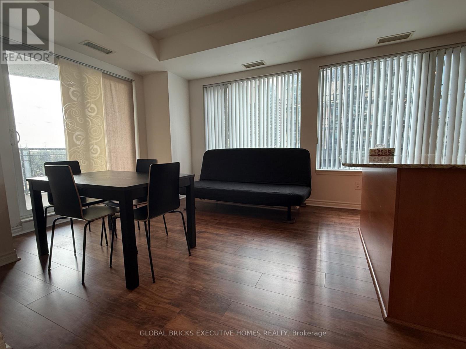 423 - 385 Prince Of Wales Drive, Mississauga, Ontario L5B 0C6 - Photo 5 - W13617666