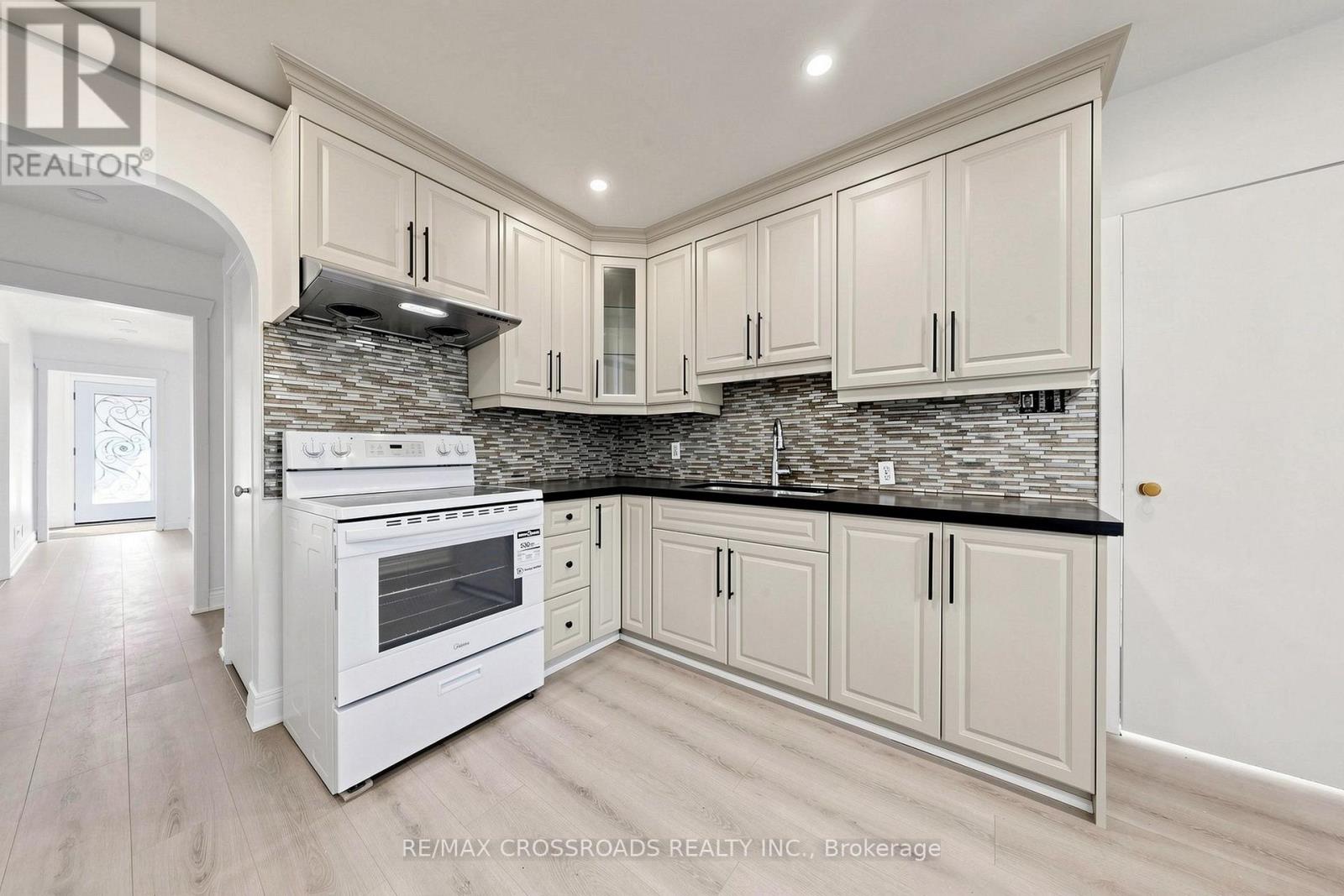 1496 Simcoe Street N, Oshawa, Ontario L1G 4X7 - Photo 13 - E13655784