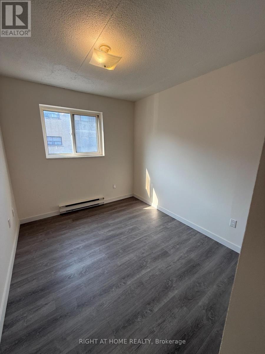 205 - 555 Oxford Street, Oshawa, Ontario  L1J 3V5 - Photo 8 - E13655786