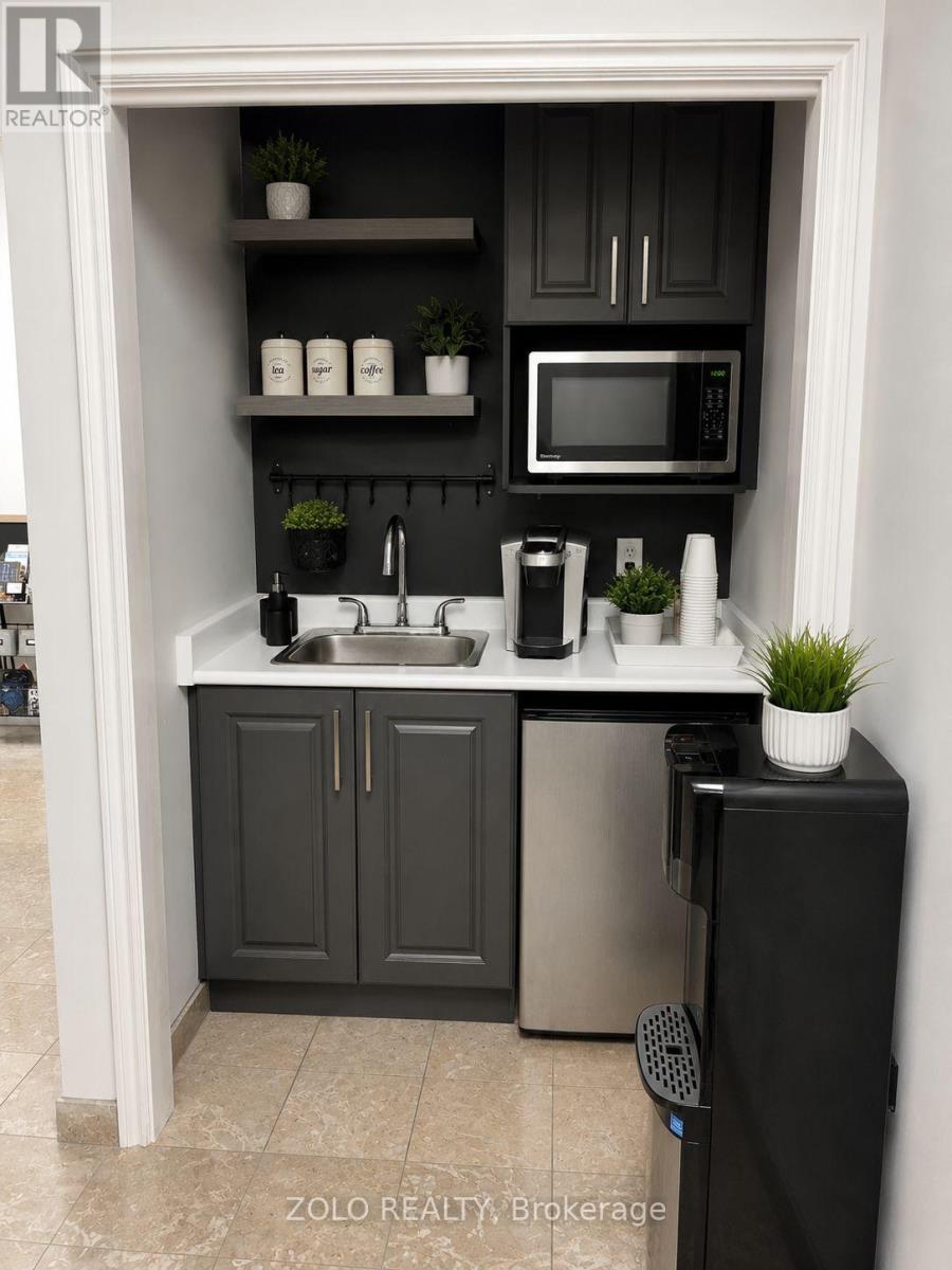 301 Room #1 - 390 Davis Drive, Newmarket, Ontario L3Y 7T8 - Photo 13 - N13655794