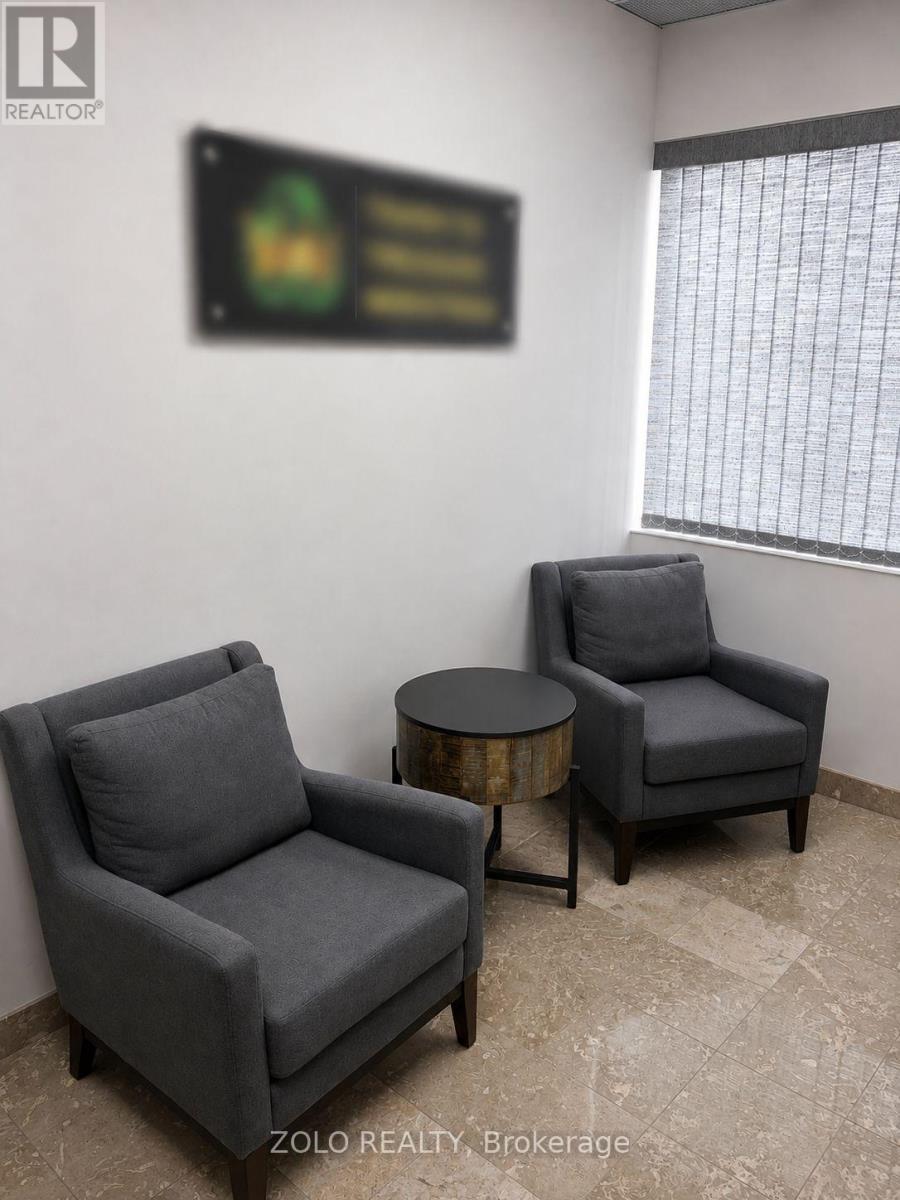 301 Room #1 - 390 Davis Drive, Newmarket, Ontario L3Y 7T8 - Photo 8 - N13655794