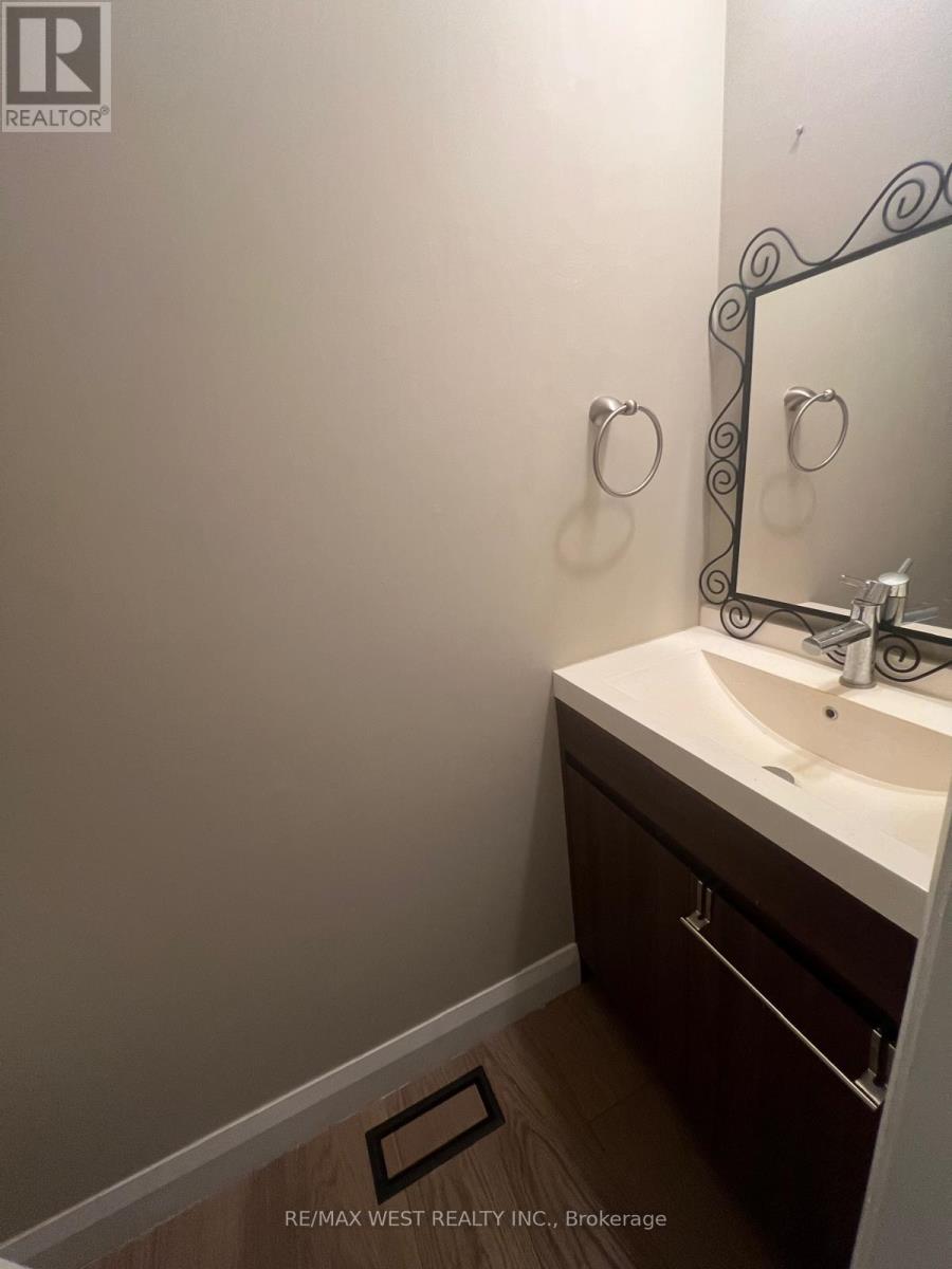 51 Moorcrest Drive, Aurora, Ontario  L4G 6C6 - Photo 14 - N13654598