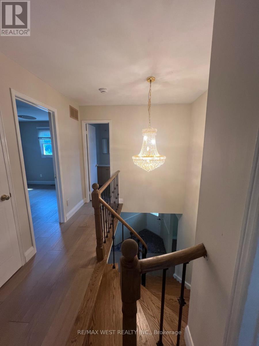 51 Moorcrest Drive, Aurora, Ontario  L4G 6C6 - Photo 17 - N13654598