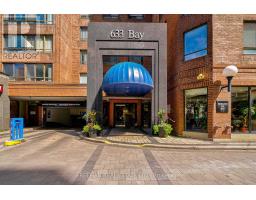2405 - 633 BAY STREET, Toronto, Ontario