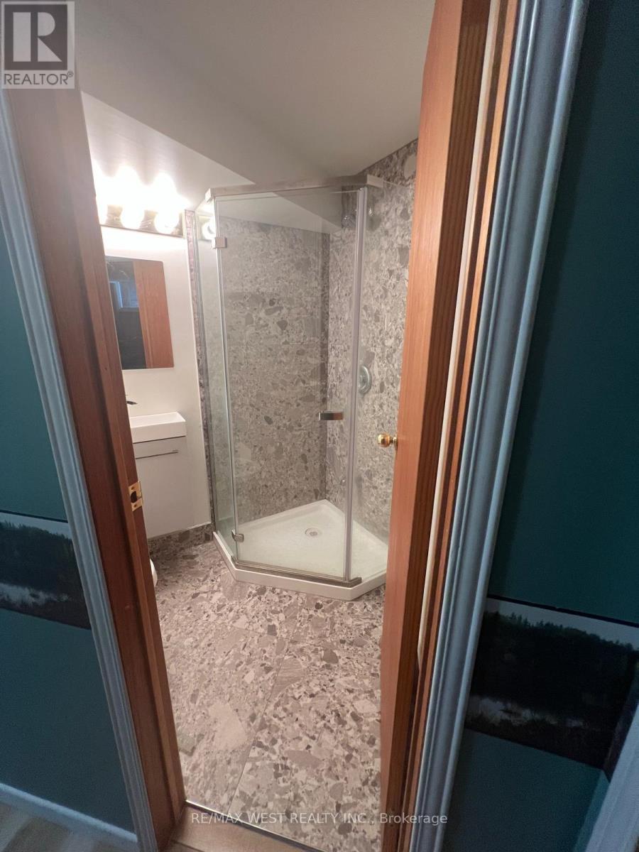 51 Moorcrest Drive, Aurora, Ontario  L4G 6C6 - Photo 25 - N13654598
