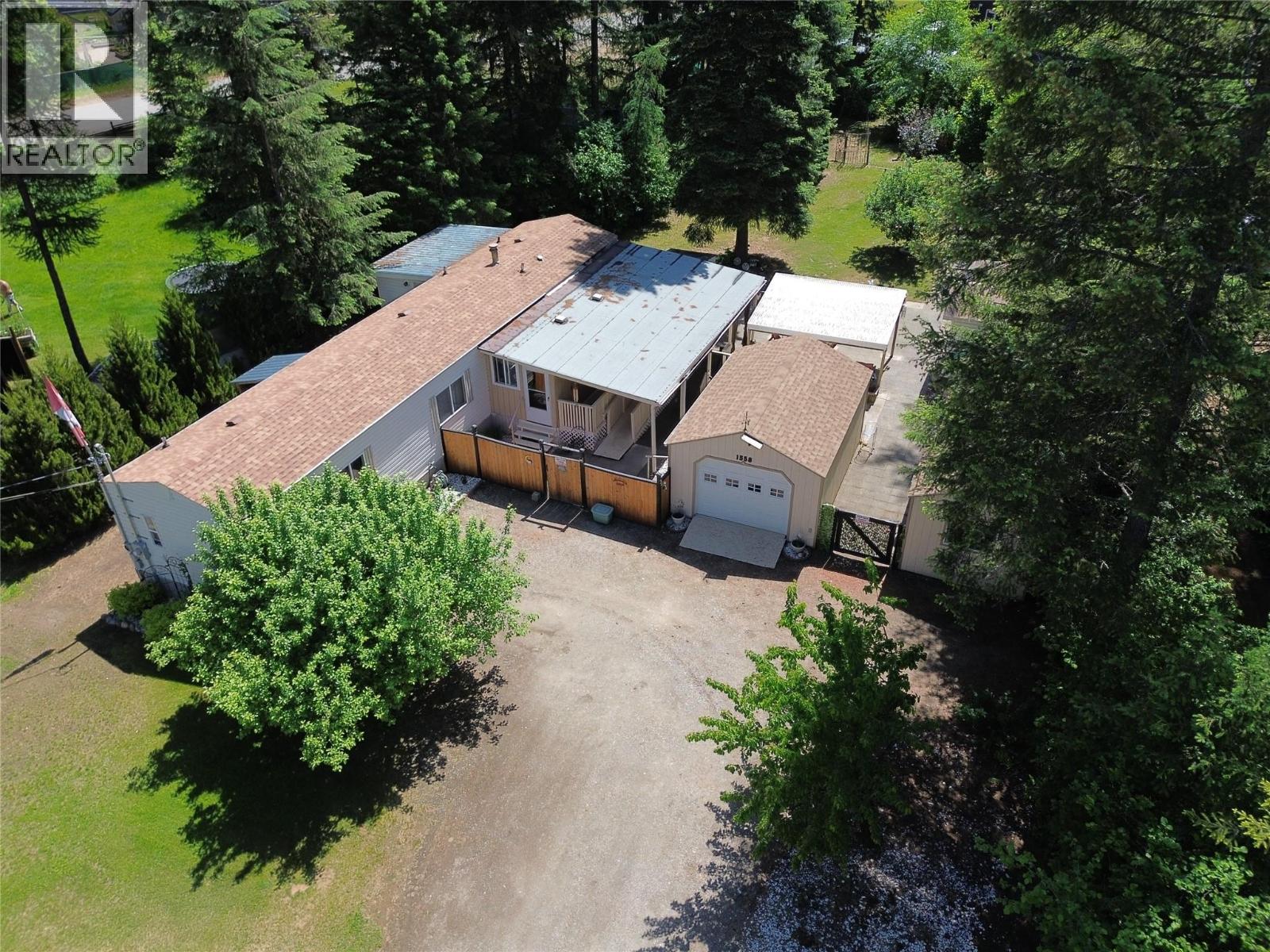 1558 Thompson Road, Christina Lake, British Columbia  V0H 1E0 - Photo 57 - 10389074