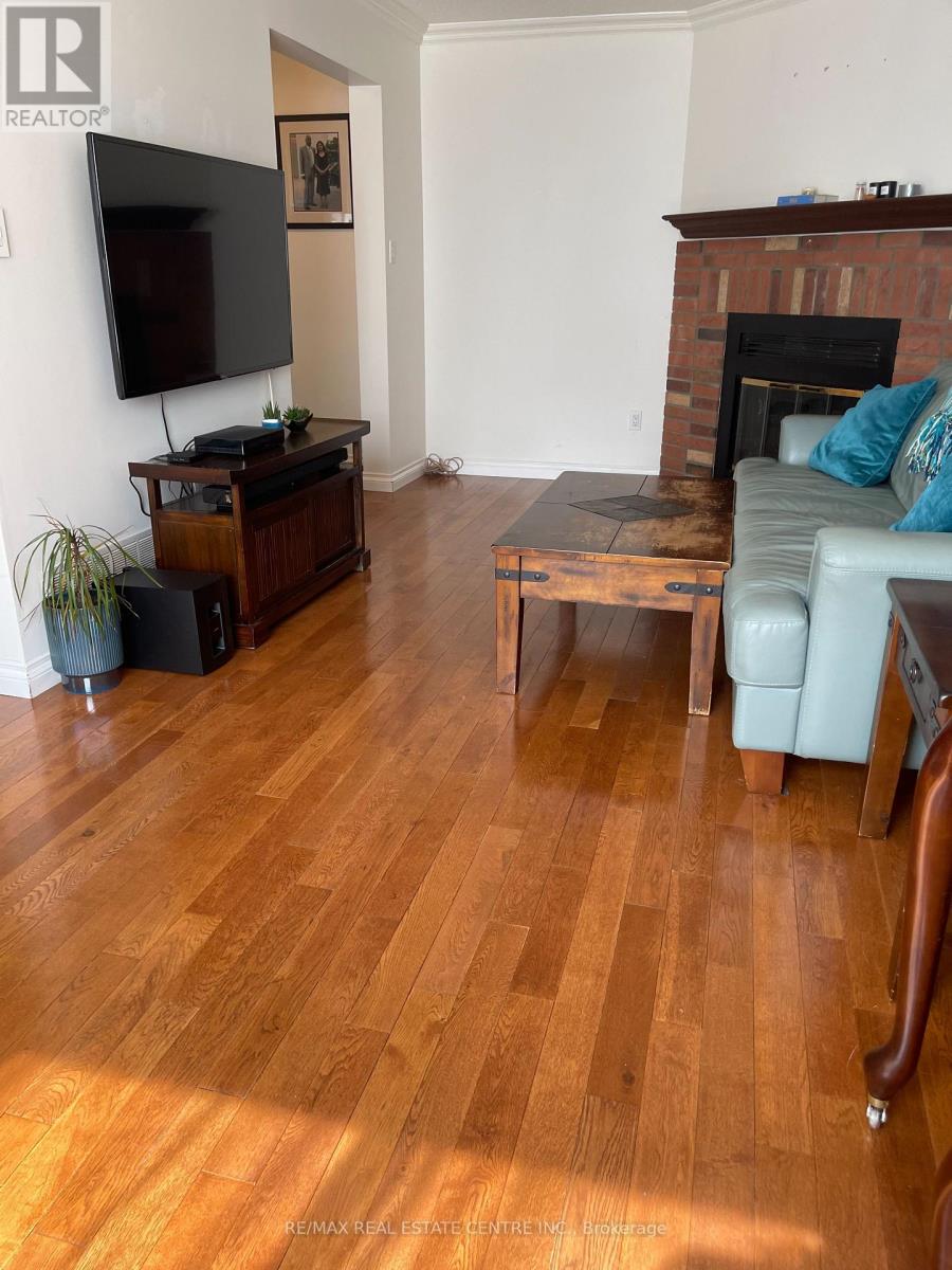 3223 Shadetree Drive, Mississauga, Ontario L5N 6P1 - Photo 10 - W13655546