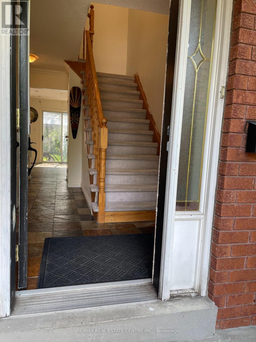 3223 Shadetree Drive, Mississauga, Ontario L5N 6P1 - Photo 11 - W13655546