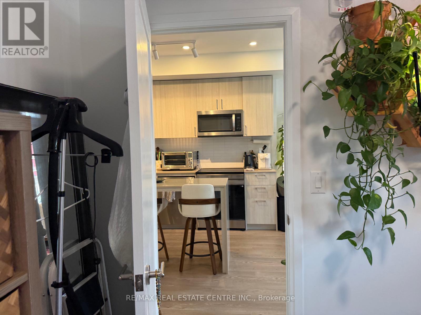 418 - 3250 Carding Mill Trail, Oakville, Ontario  L6M 1L3 - Photo 6 - W13655816