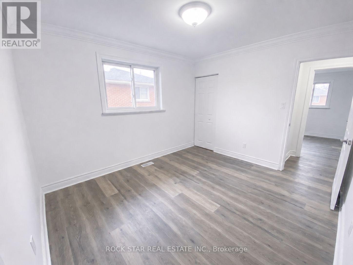 Main - 227 Fernwood Crescent, Hamilton, Ontario  L8T 3L7 - Photo 14 - X13655808