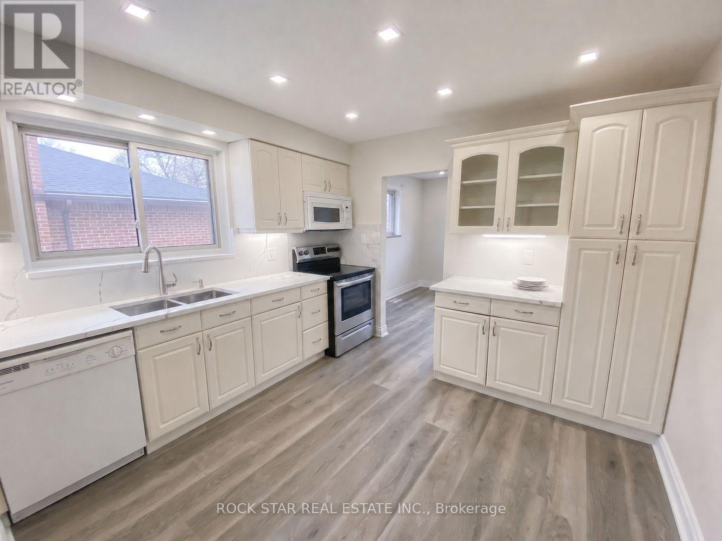 Main - 227 Fernwood Crescent, Hamilton, Ontario  L8T 3L7 - Photo 6 - X13655808