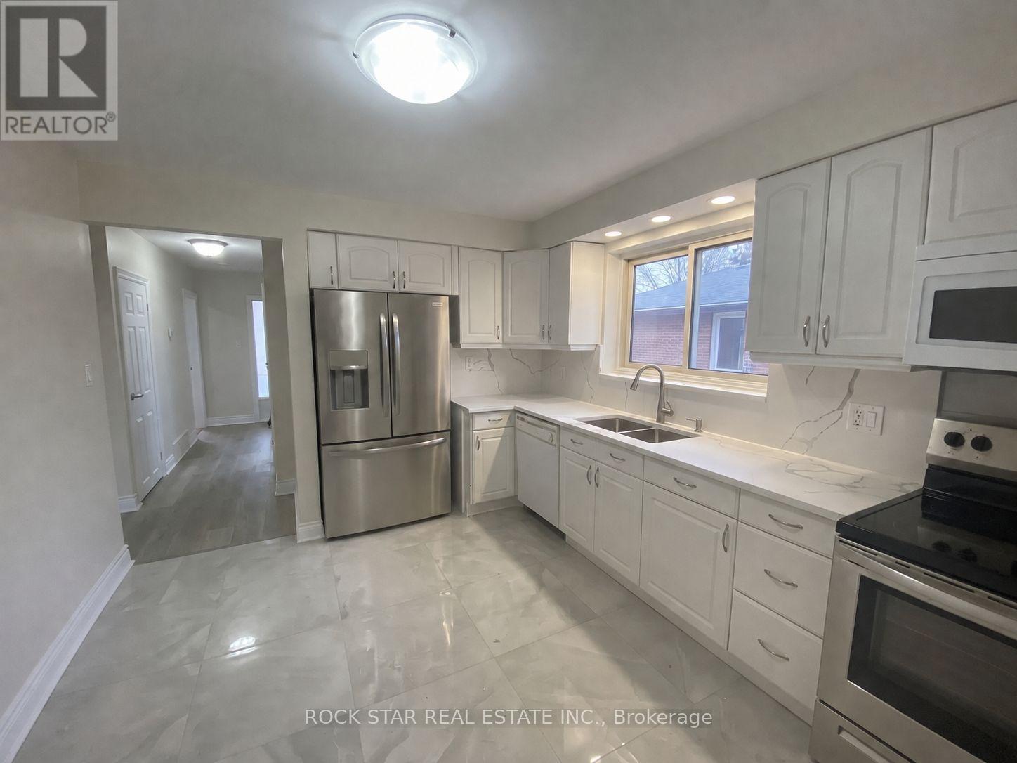Main - 227 Fernwood Crescent, Hamilton, Ontario  L8T 3L7 - Photo 7 - X13655808