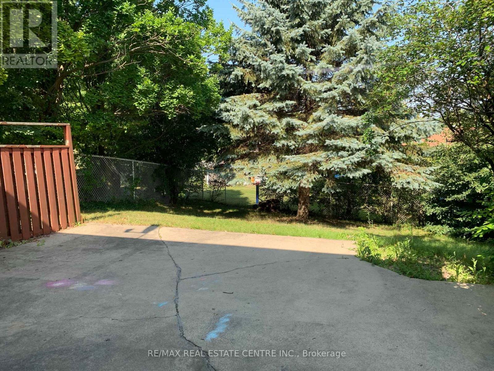 14 Sandsprings Crescent, Kitchener, Ontario  N2E 2C7 - Photo 27 - X13655810