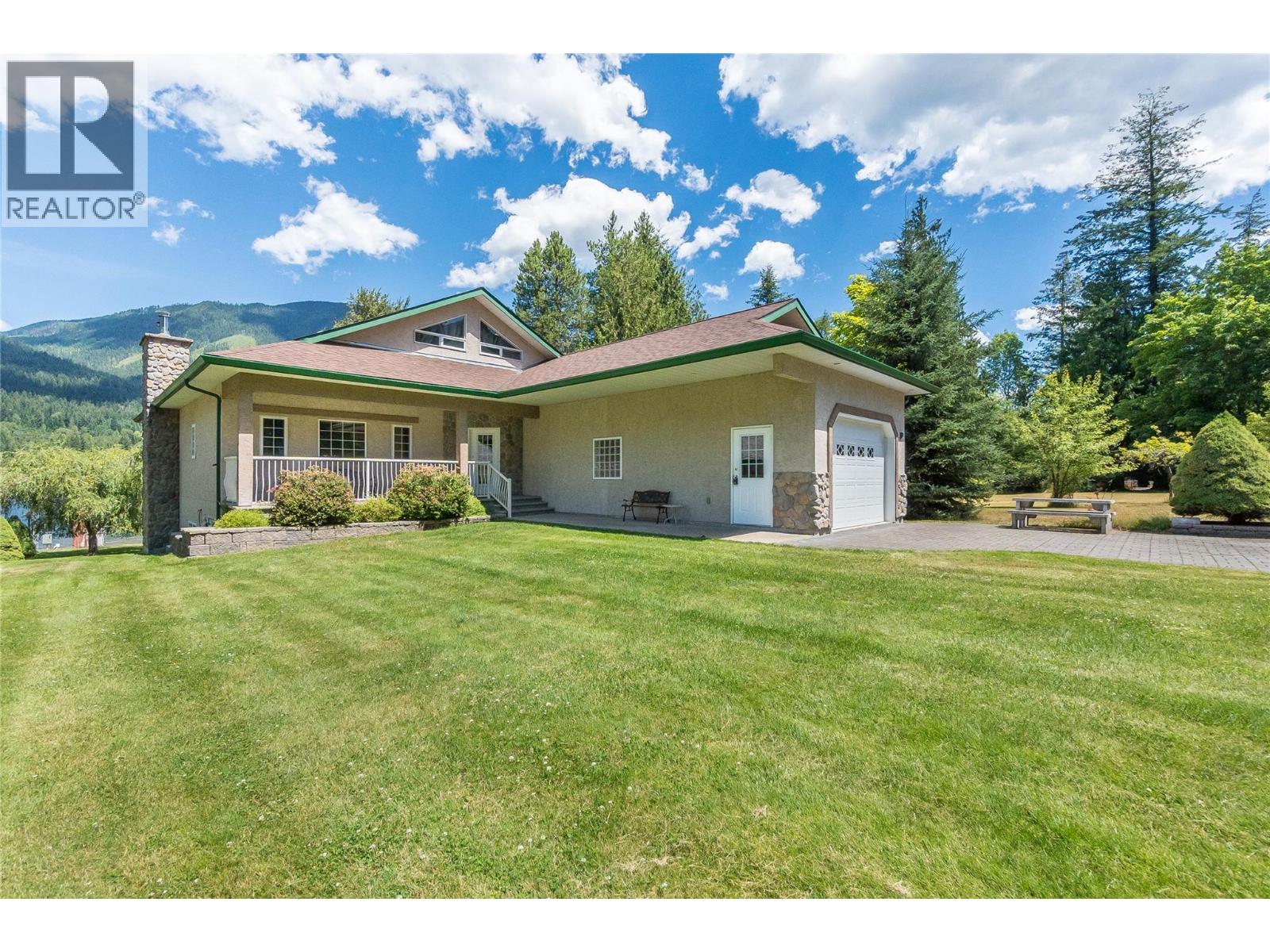 664 Ainslie Road, Harrop, British Columbia  V1L 6P6 - Photo 17 - 10384831