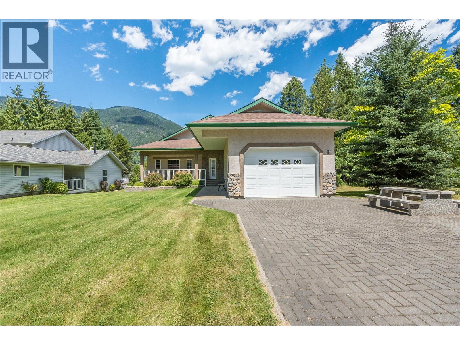 664 Ainslie Road, Harrop, British Columbia  V1L 6P6 - Photo 16 - 10384831