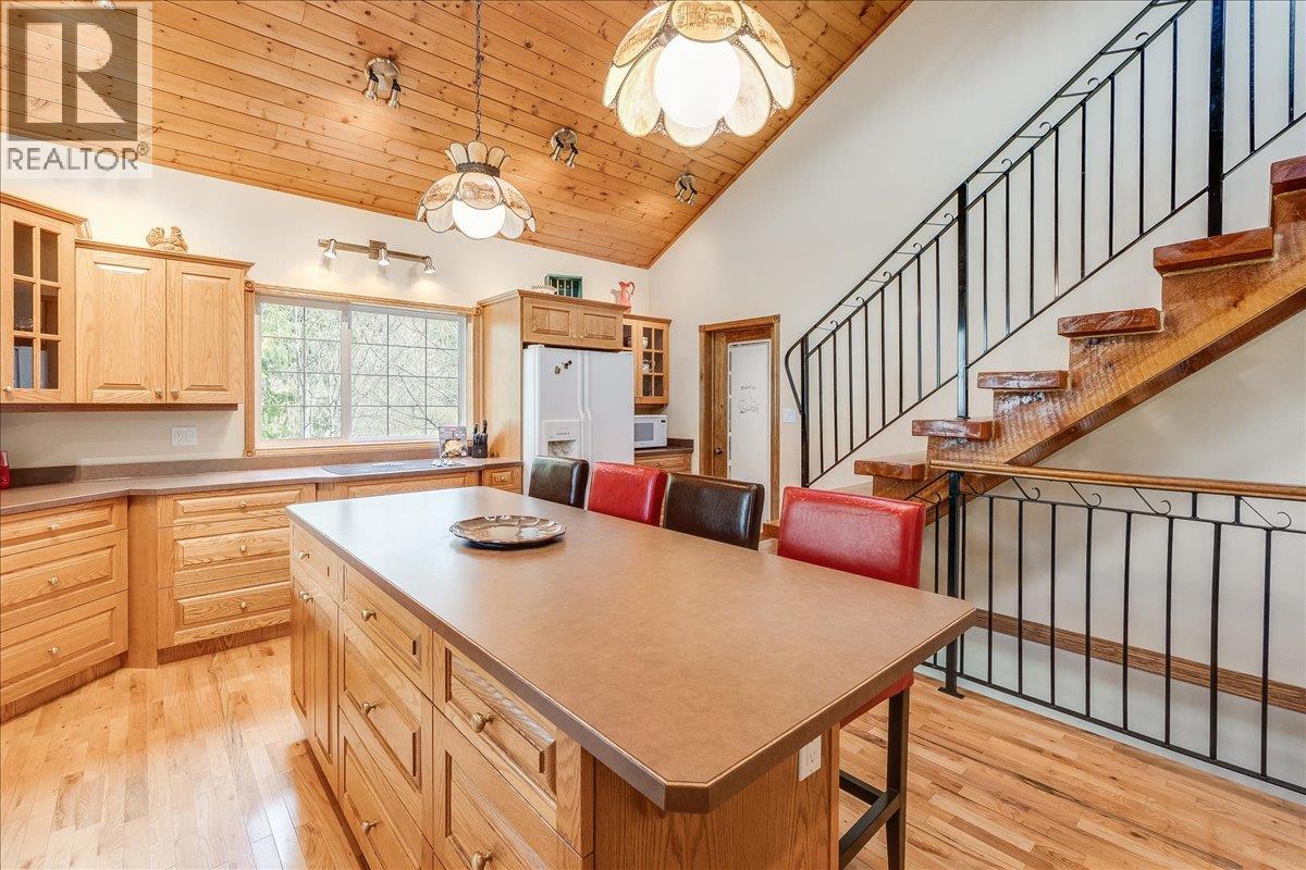664 Ainslie Road, Harrop, British Columbia  V1L 6P6 - Photo 42 - 10384831