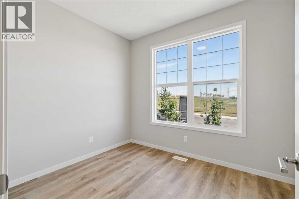 29 Hotchkiss Road SE, Calgary, Alberta  T3S 0T8 - Photo 6 - A2335686