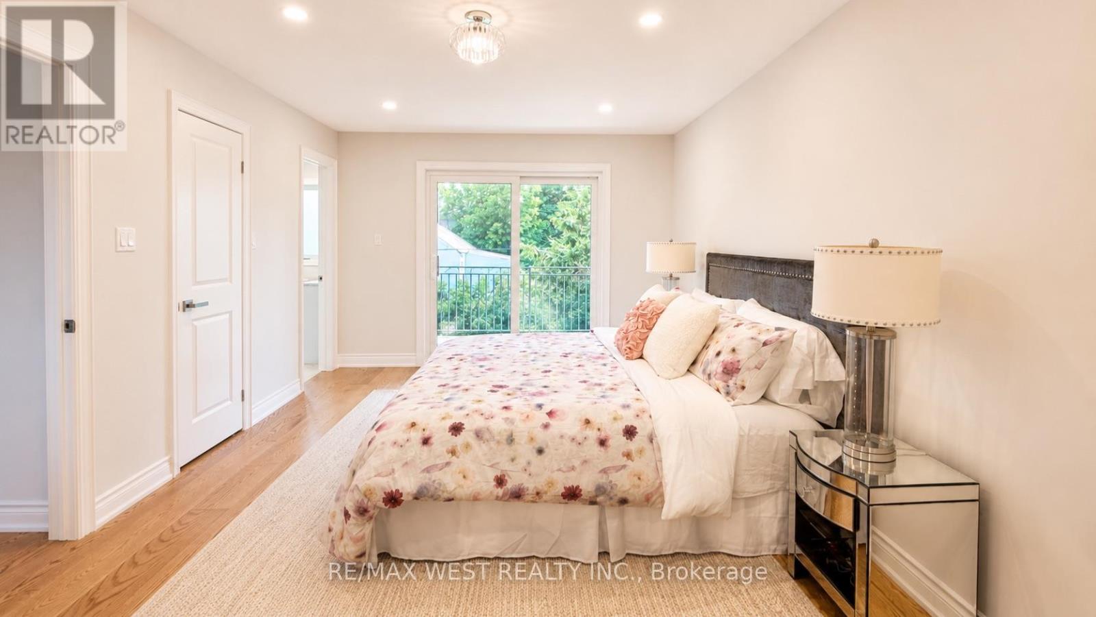 65 Foch Avenue, Toronto, Ontario  M8W 3X5 - Photo 13 - W13587342