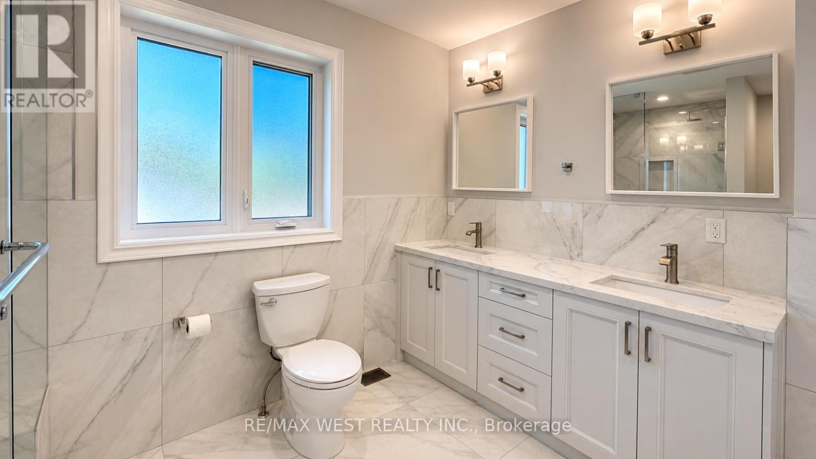 65 Foch Avenue, Toronto, Ontario  M8W 3X5 - Photo 15 - W13587342