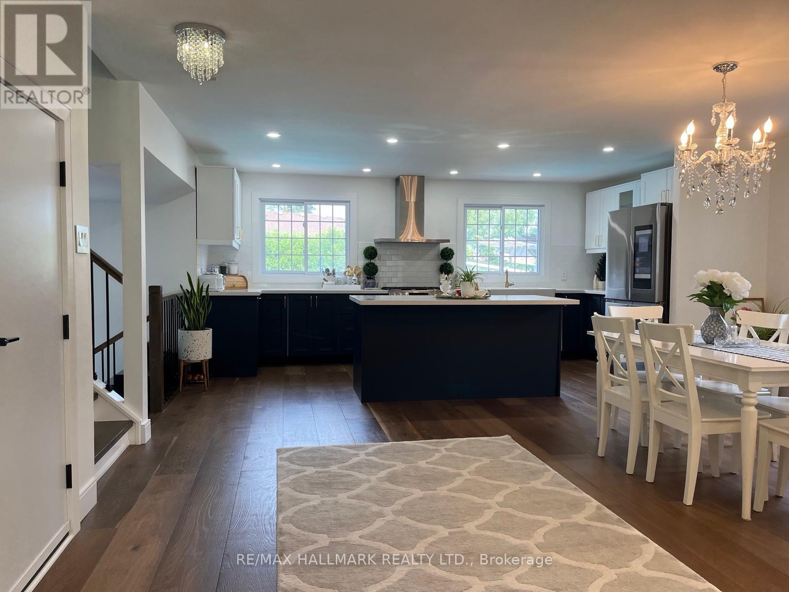 6089 Starfield Crescent, Mississauga, Ontario  L5N 1X2 - Photo 4 - W13655832