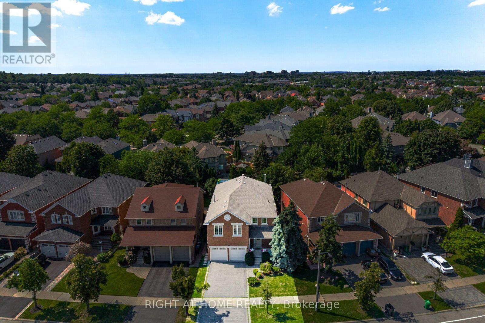 5296 Middlebury Drive, Mississauga, Ontario L5M 5E5 - Photo 3 - W13655834