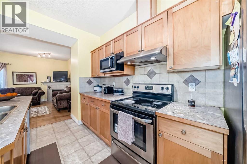 187 Bridlewood View Sw, Calgary, Alberta T2Y 3X7 - Photo 8 - A2335325