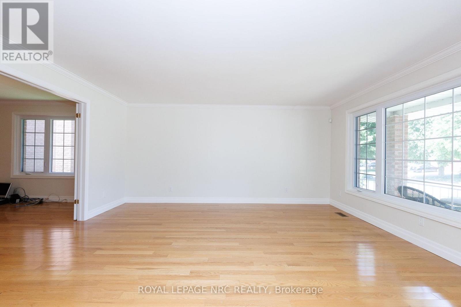 7030 Harovics Lane, Niagara Falls, Ontario  L2G 7S9 - Photo 10 - X13655838