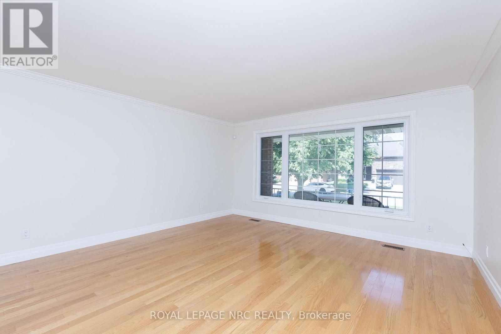 7030 Harovics Lane, Niagara Falls, Ontario  L2G 7S9 - Photo 11 - X13655838