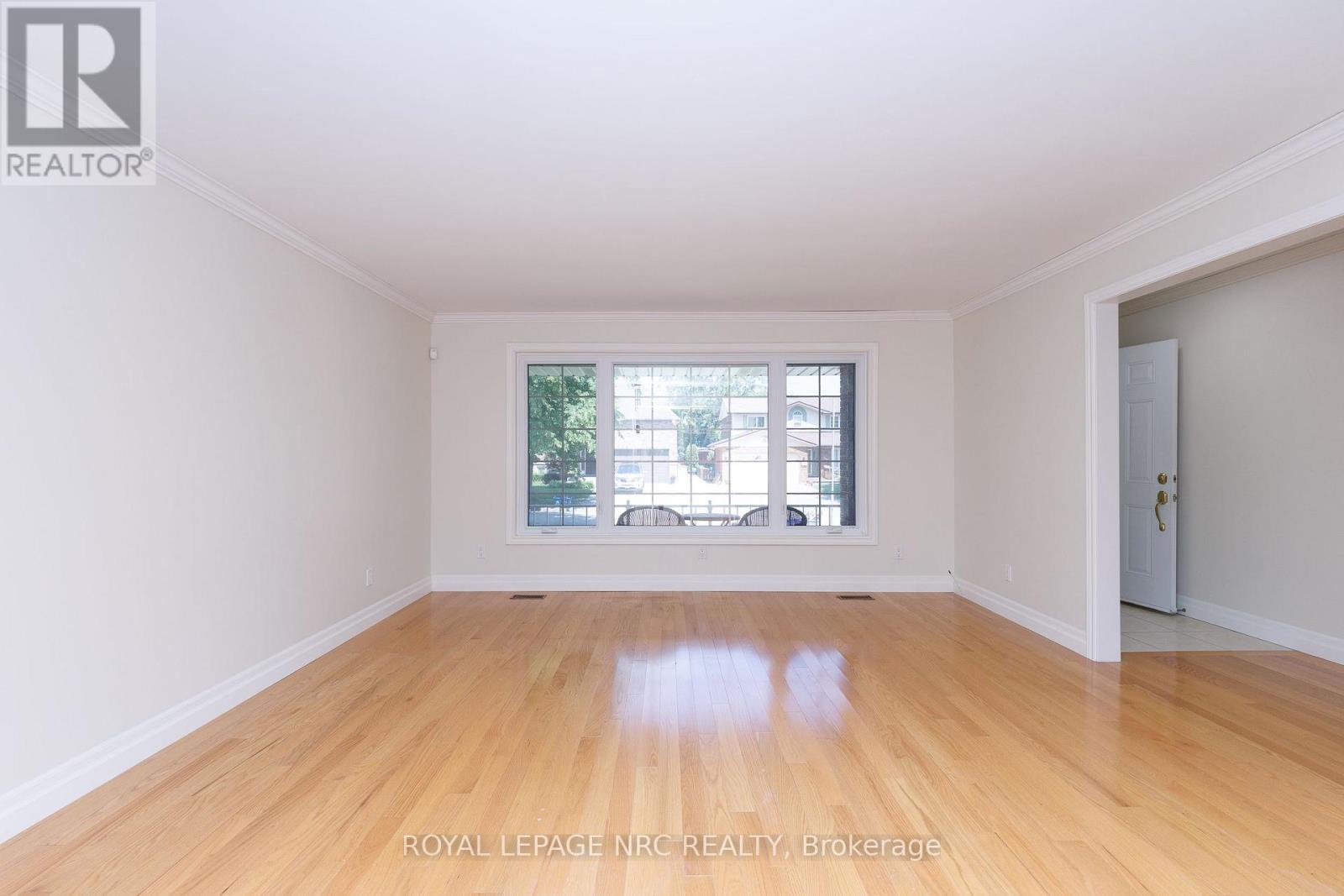 7030 Harovics Lane, Niagara Falls, Ontario  L2G 7S9 - Photo 12 - X13655838
