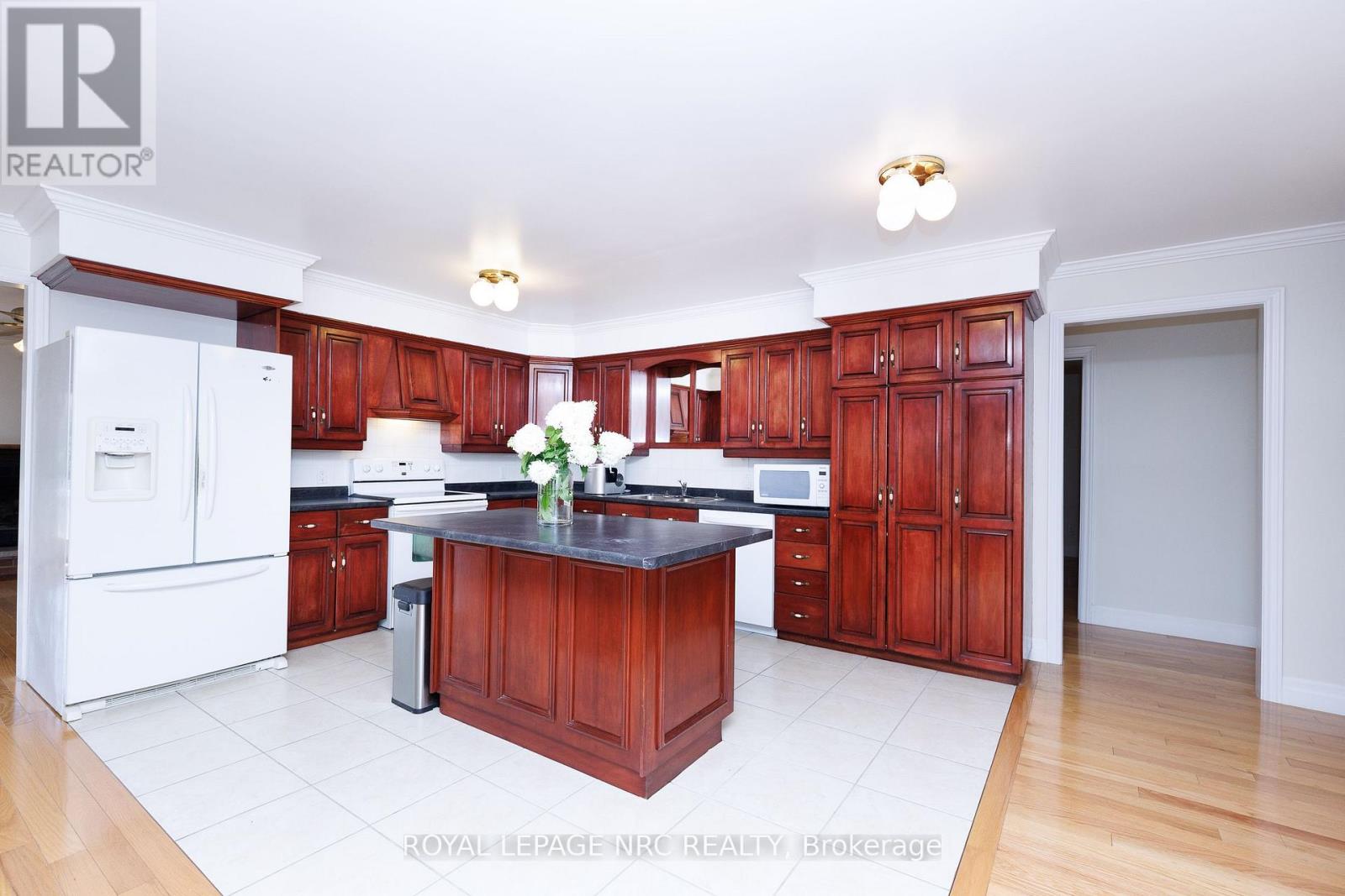 7030 Harovics Lane, Niagara Falls, Ontario  L2G 7S9 - Photo 21 - X13655838