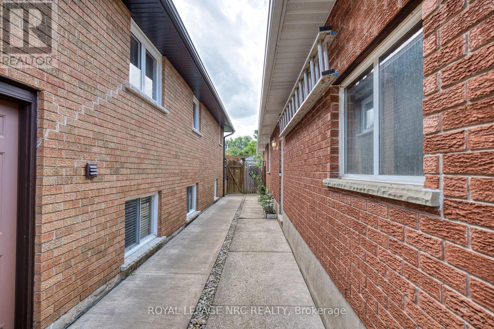 7030 Harovics Lane, Niagara Falls, Ontario  L2G 7S9 - Photo 8 - X13655838