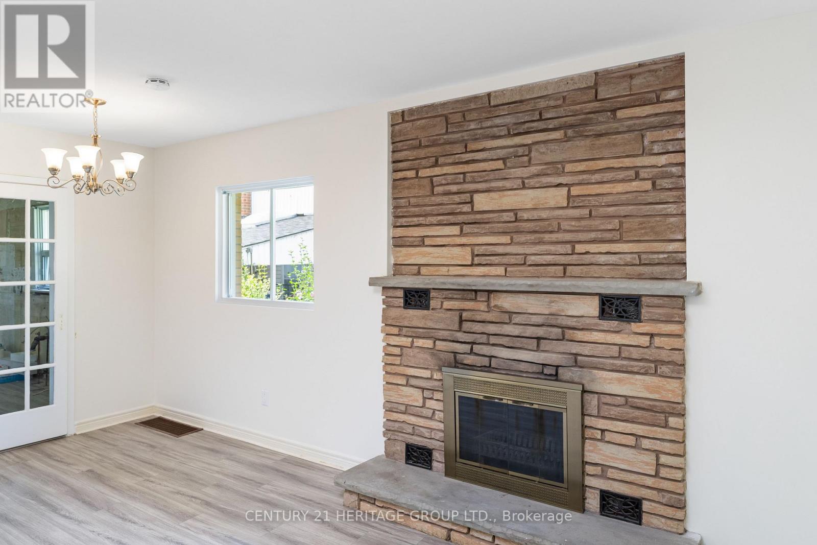 Main - 95 Lucas Street, Richmond Hill, Ontario  L4C 4P4 - Photo 4 - N13653158