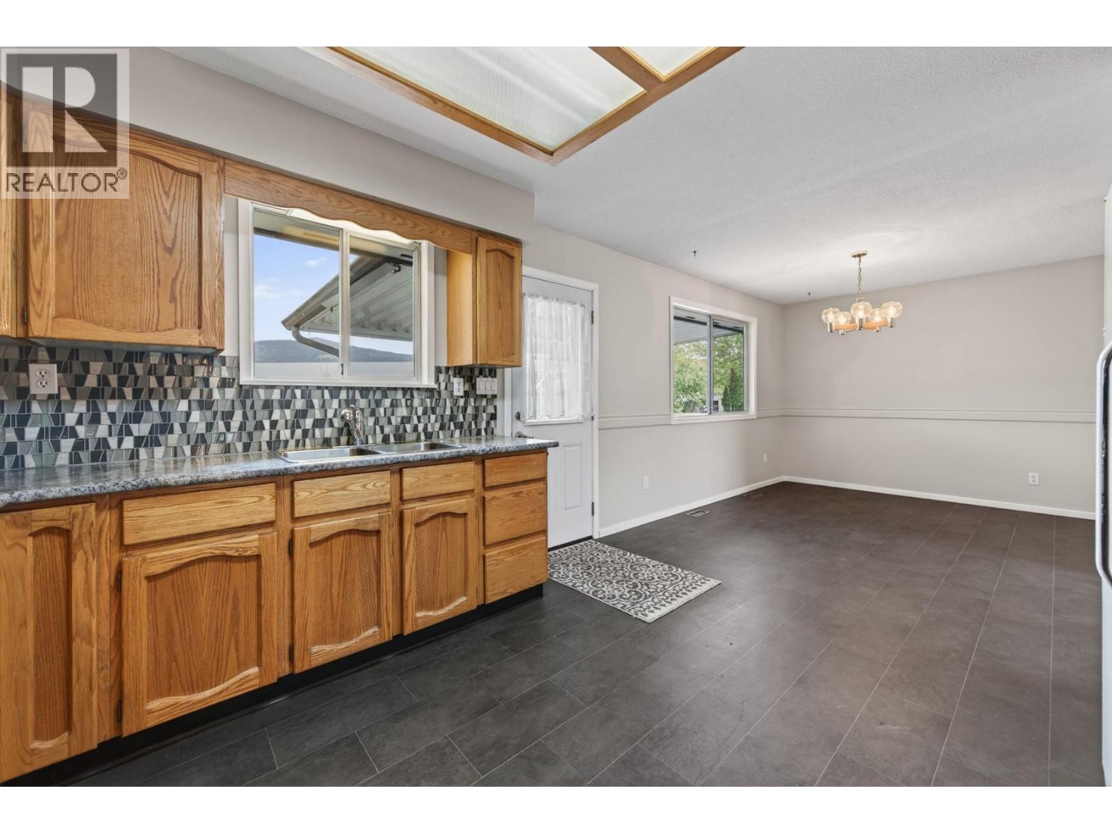 2268 Schindler Crescent, Merritt, British Columbia  V0K 1Y0 - Photo 9 - 10385537