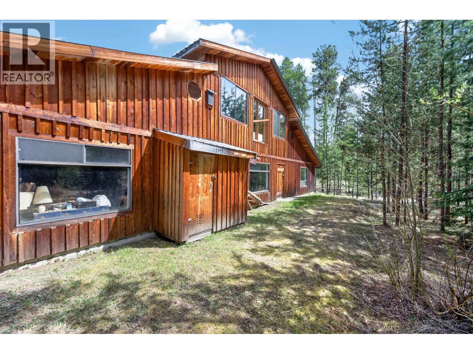 5000 Starshine Way, Merritt, British Columbia  V1K 1B8 - Photo 2 - 10386961