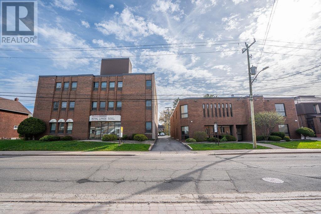 464 & 452 Albert ST E, Sault Ste. Marie, Ontario