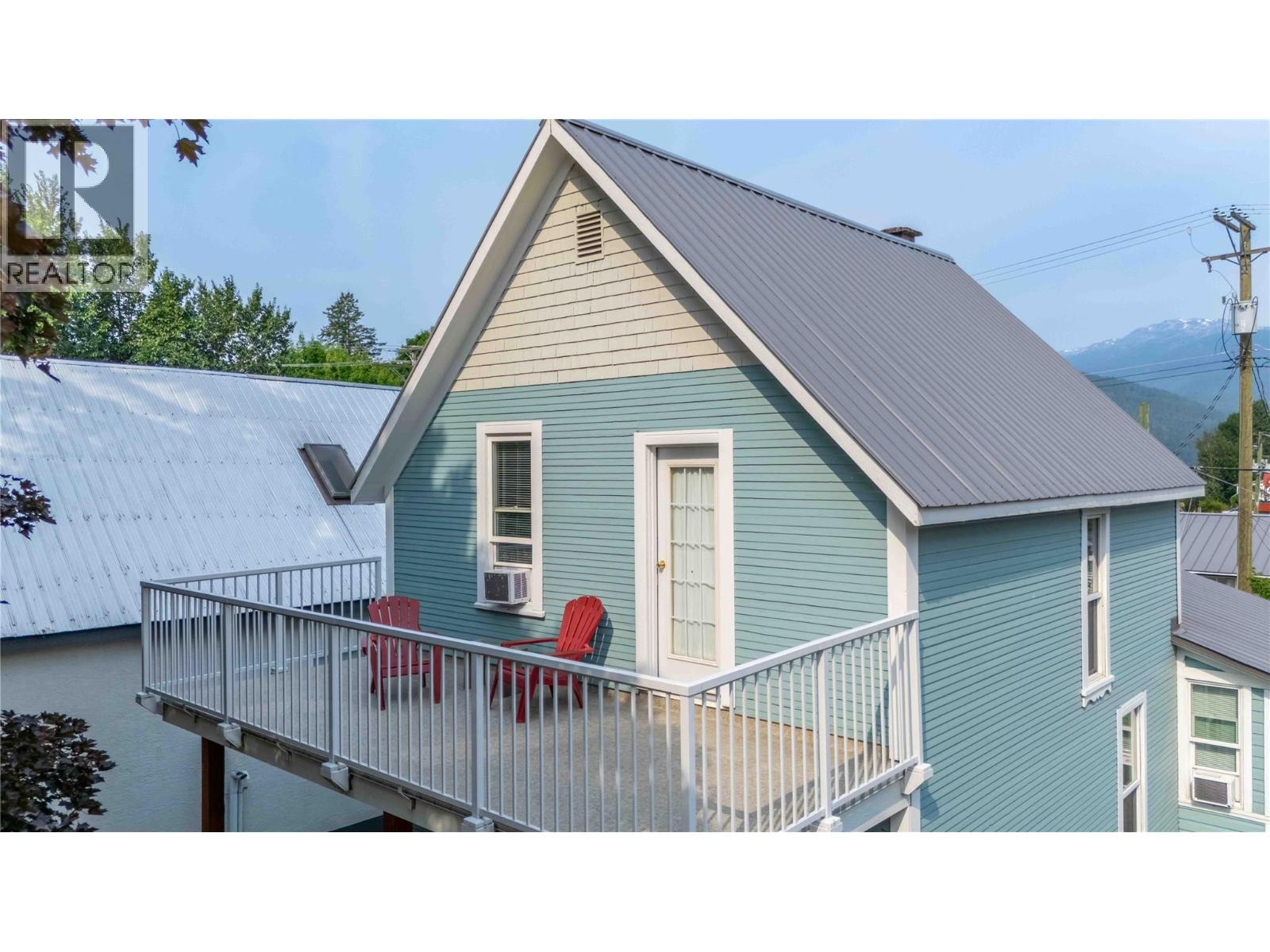 509 Mackenzie Avenue, Revelstoke, British Columbia  V0E 2S0 - Photo 4 - 10396798