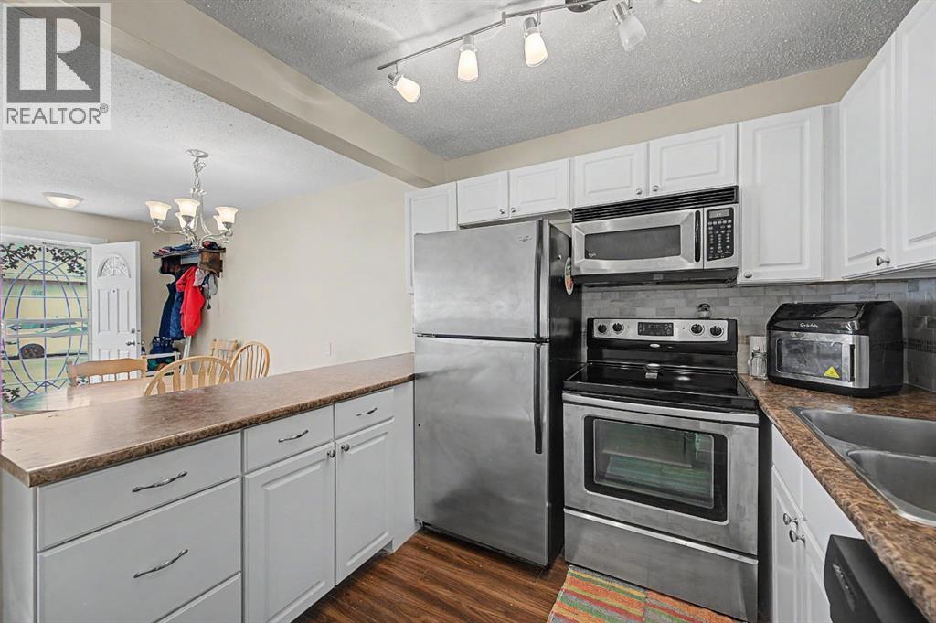 814, 200 Brookpark Drive Sw, Calgary, Alberta  T2W 3E5 - Photo 3 - A2326331